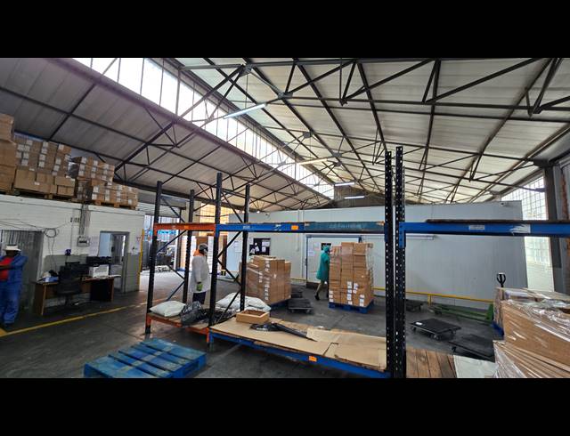 559M² WAREHOUSE TO LET IN EASTLEIGH